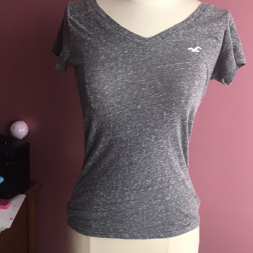 Hollister gray t-shirt, size: xs